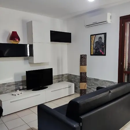 Apartament Vico Stazione Uta
